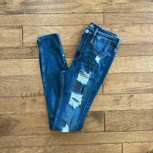 Hollister skinny jeans- very stretchy- high rise- w- 26 l- 30